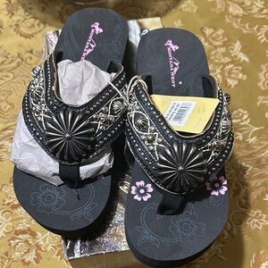 Montana West Black Sandal Thong with Silver Concho Accents